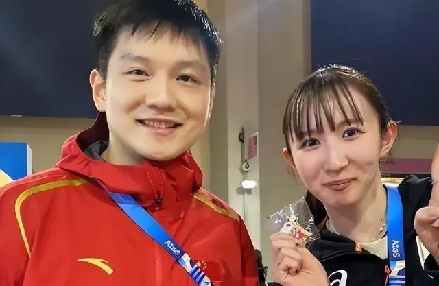 早田希娜和孙颖莎谁厉害早田希娜和孙颖莎都是乒乓球运动员，并且都在比赛中展现出强大的实力。然而，关于谁更厉害的问题，很难给出一个明确的答案，因为运动员的表现取决于多种因素，如比赛环境、对手实力、个人状态等。